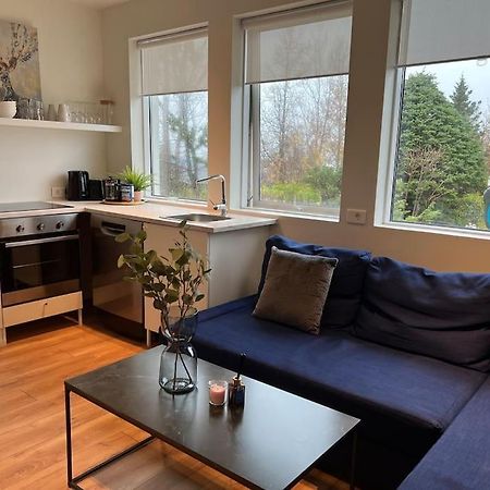 1 Bedroom Apartment Hafnarfjörður Esterno foto