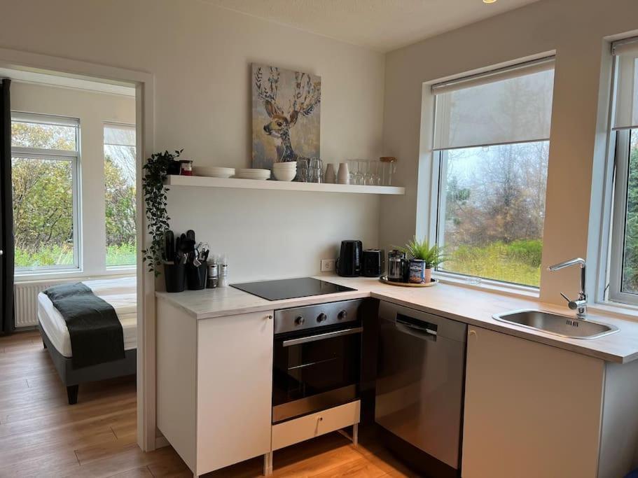 1 Bedroom Apartment Hafnarfjörður Esterno foto